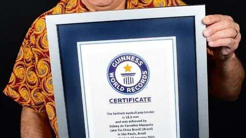 特里皮尔加盟曼联重返英超，曼联报价高达2000万英镑