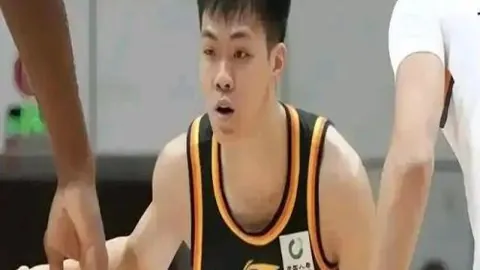山东队明晚主场对决，二次交锋箭在弦上。